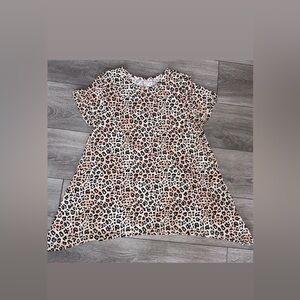Lularoe Size Medium Short Sleeved Cheetah Print Shirt Flowy Bottom New W/O Tags